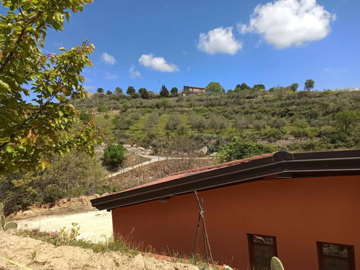 Отель La Casa Dei Sogni Agira Экстерьер фото